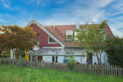 einfamilienhaus mit neuer terrassen&uuml;berdachung
